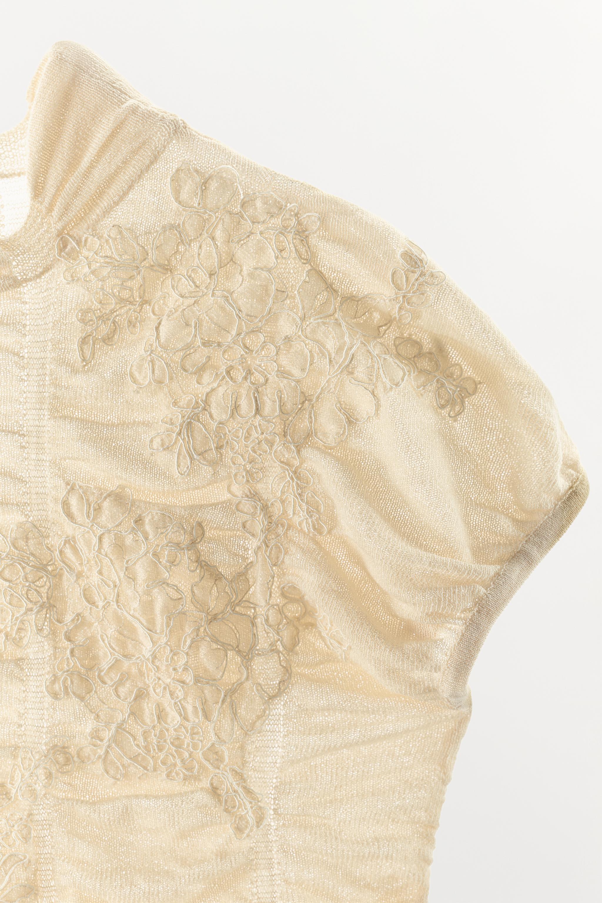 EMBROIDERED RUCHED KNIT TOP